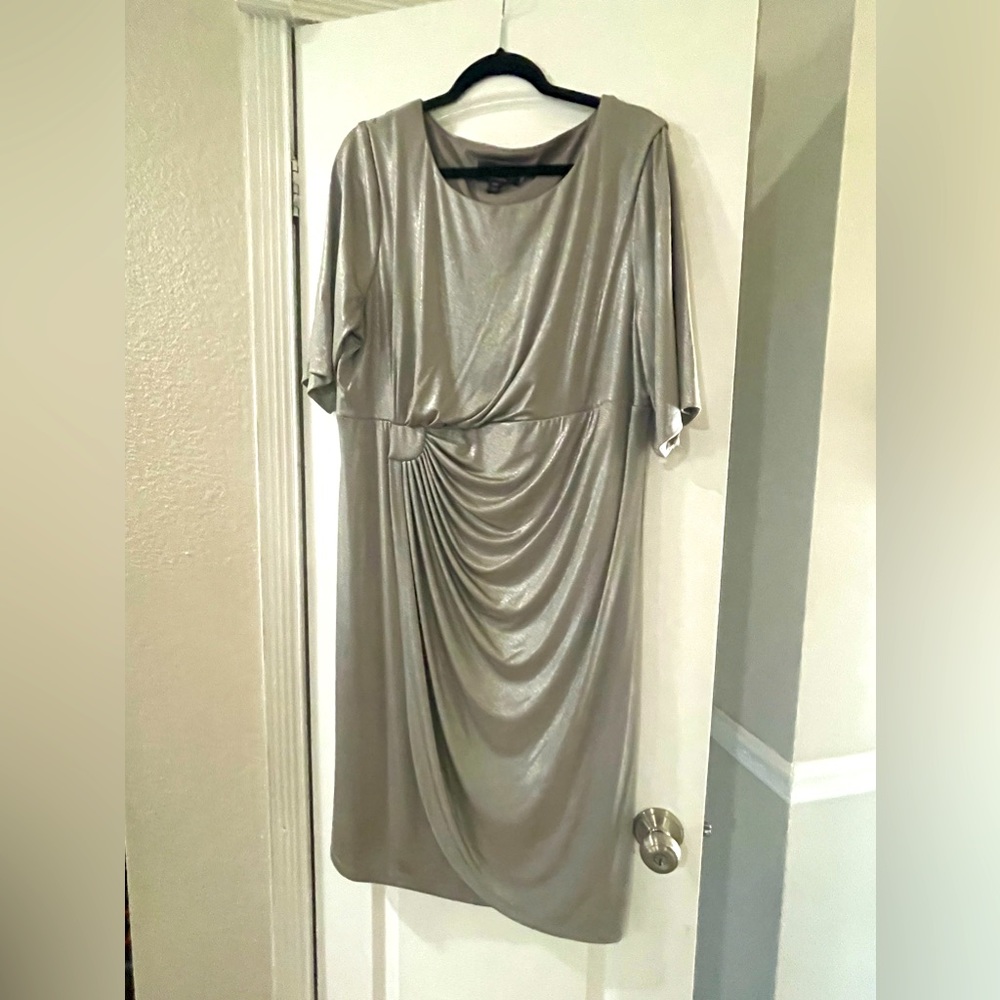 11. Connected sz 20W metallic soft gold dress ✨